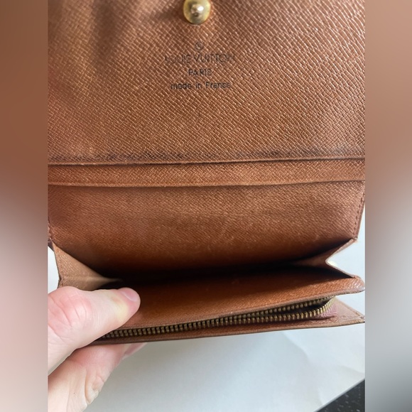 Louis Vuitton Wallet - Picture 4 of 4